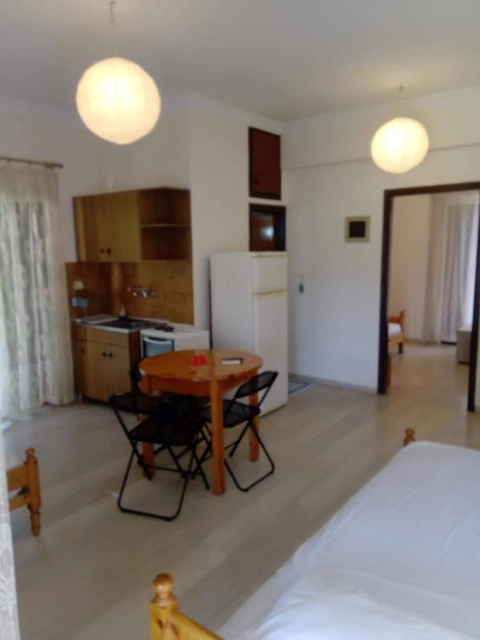 Rousetis Apartments Aigio Exterior photo